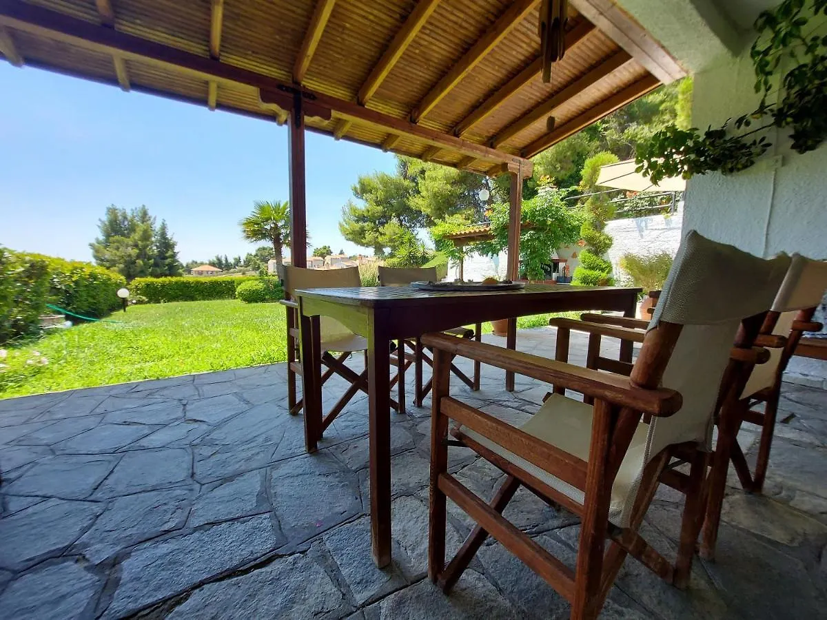 Elani Private Retreat - Villa Maria Garden Escape