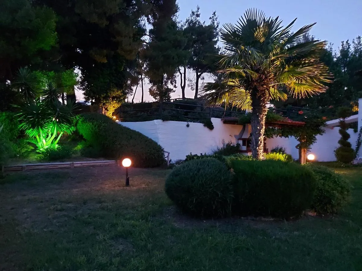 Elani Private Retreat - Villa Maria Garden Escape