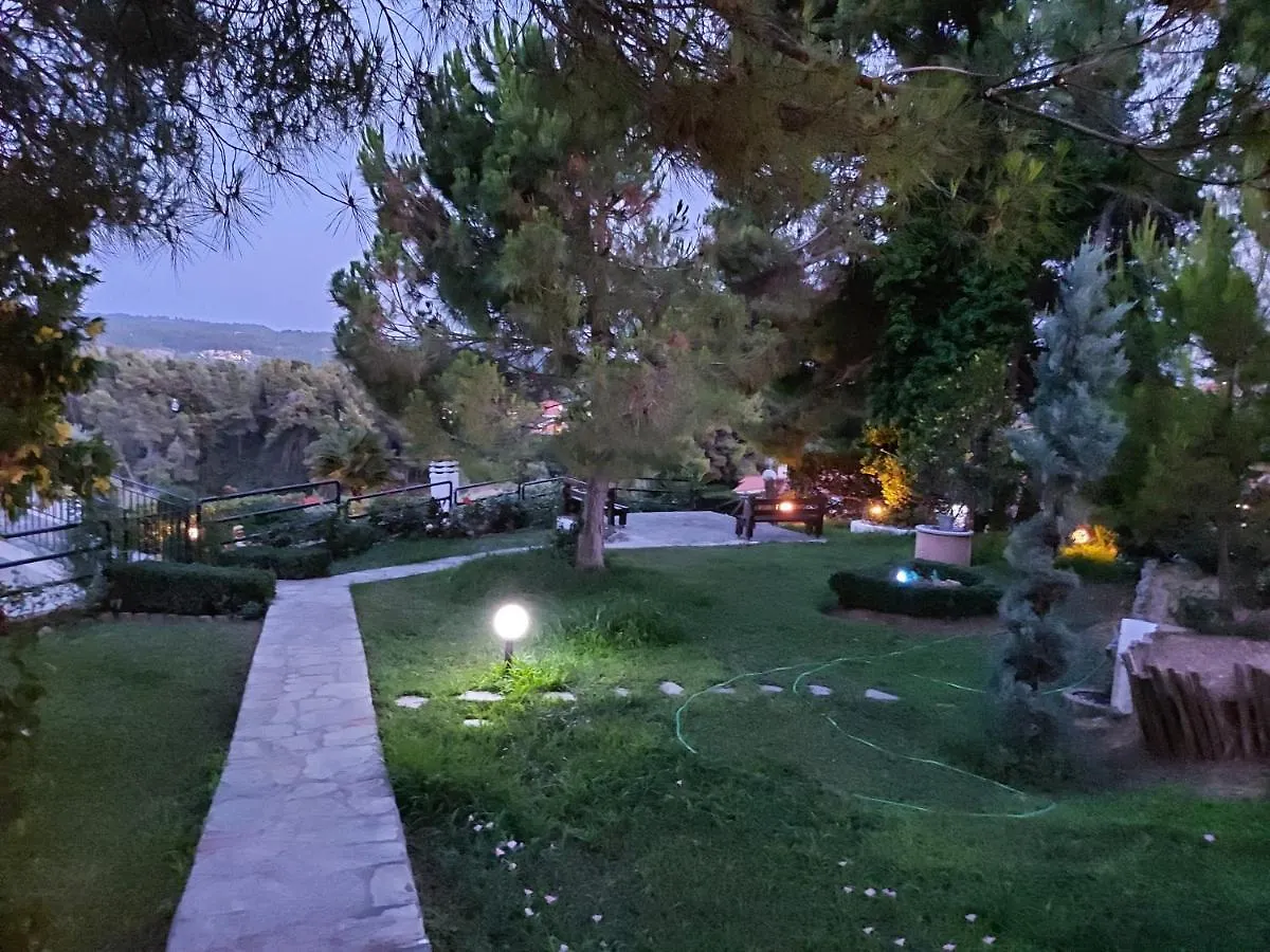 Elani Private Retreat - Villa Maria Garden Escape