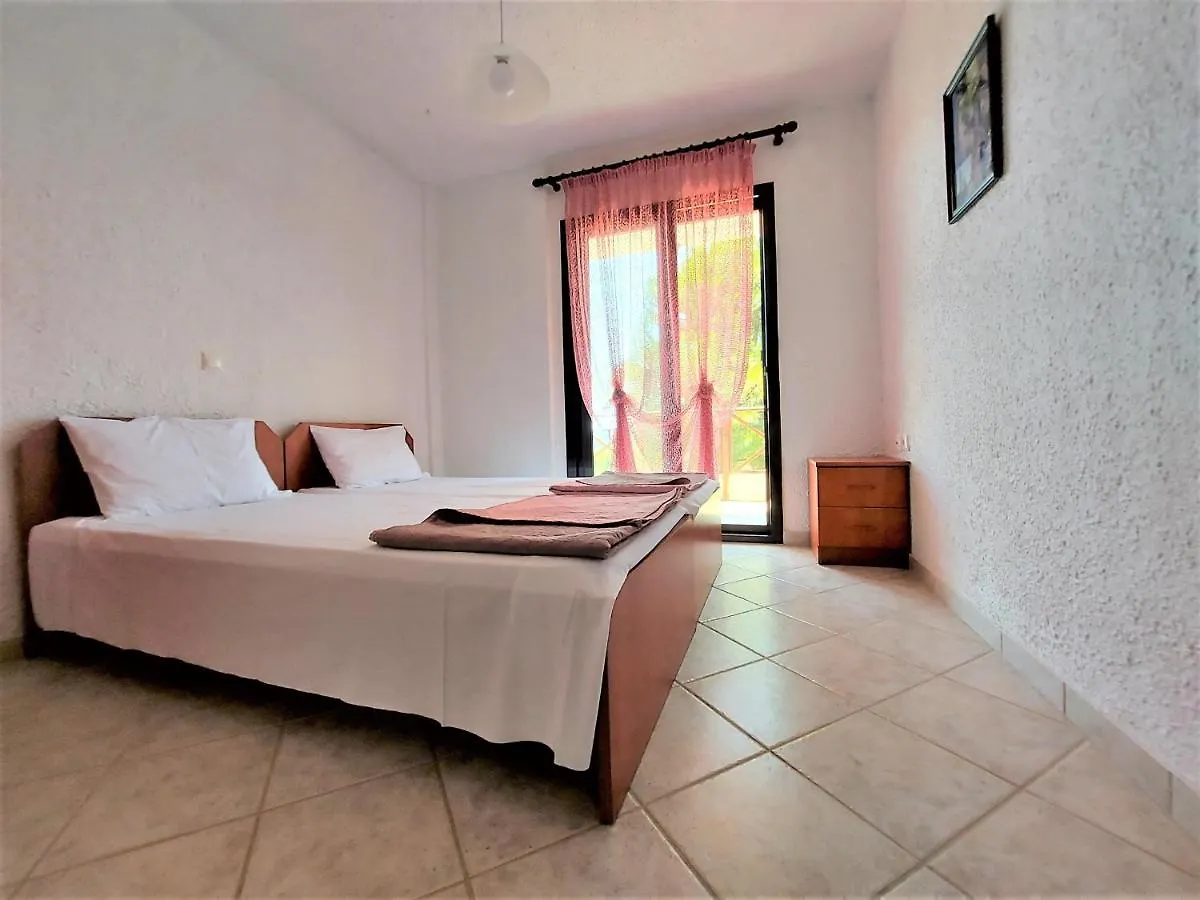 Elani Private Retreat - Villa Maria Garden Escape Siviri 0*,
